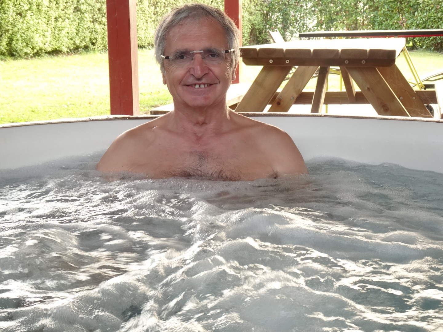 Angel dans le Jacuzzi dans le Pays Basque en septembre 2024