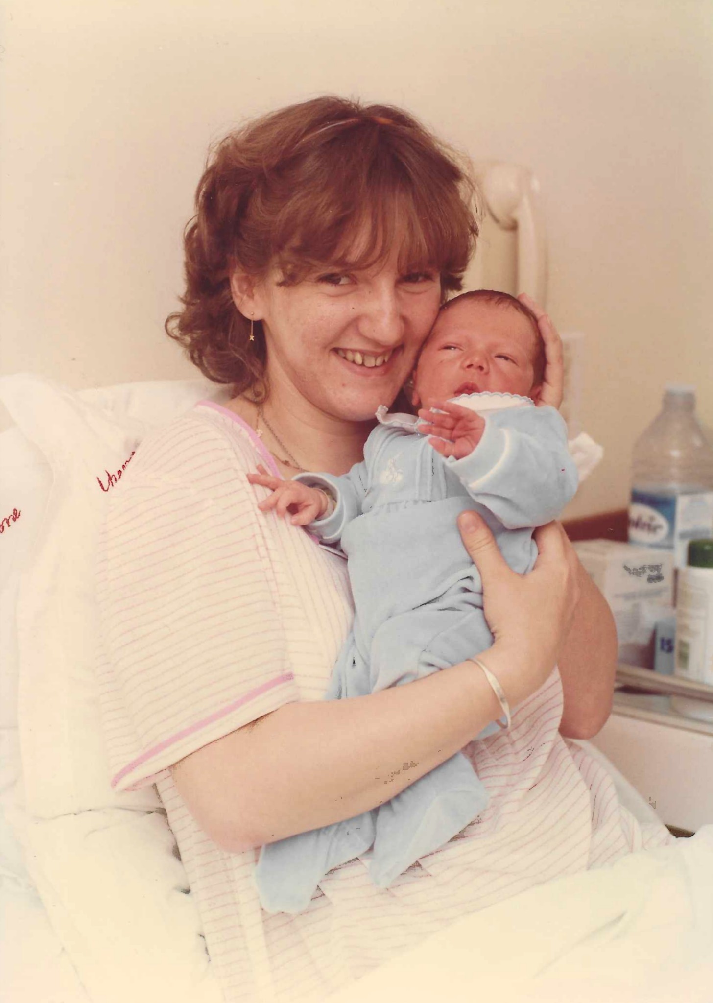 Naissance de Jérémy en  janvier 1985 avec Maman